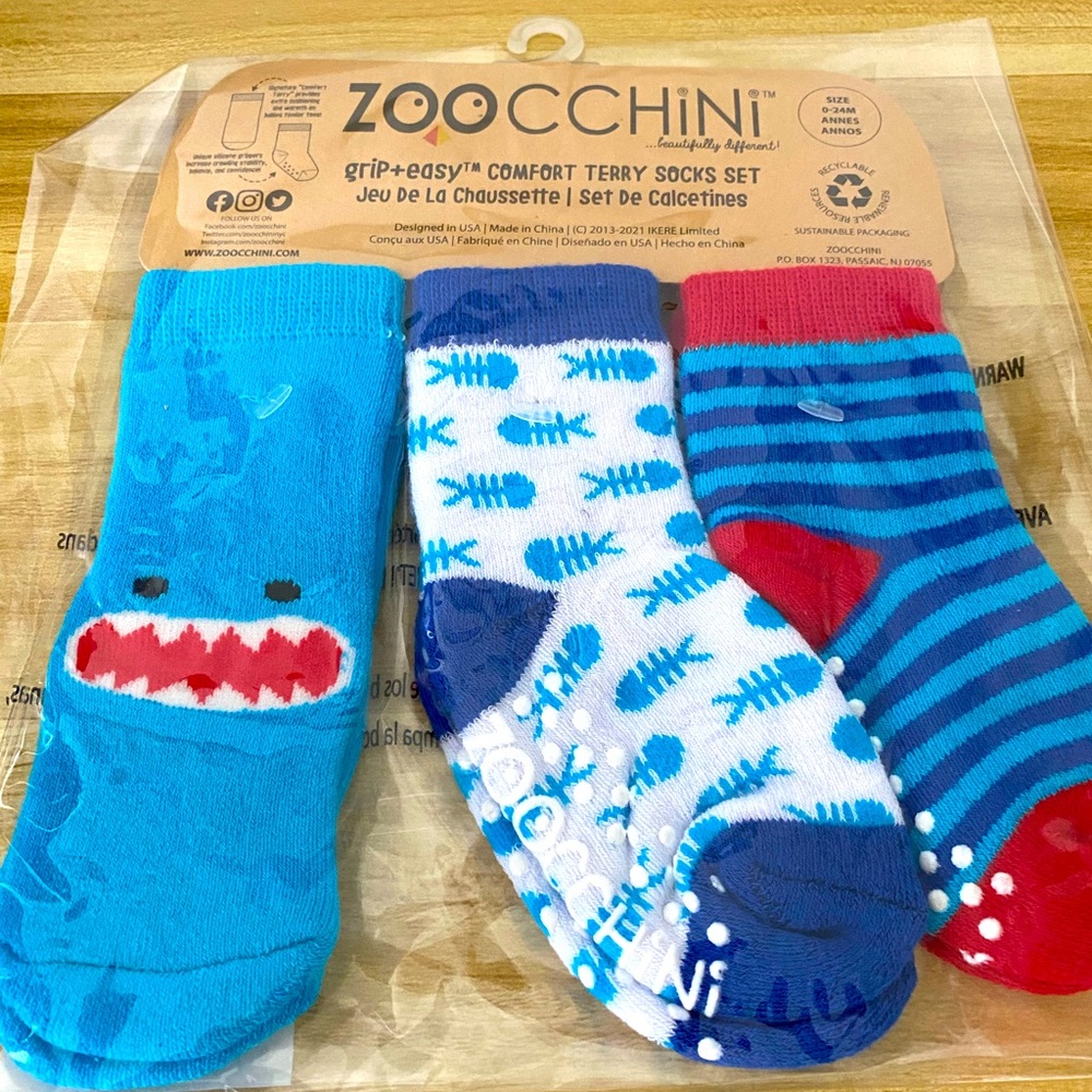3 Pair Pkg of Baby Socks with non skid bottoms.